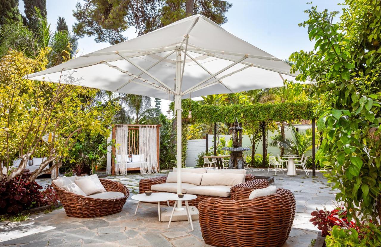 Lear Sense Hotel Gedera Bagian luar foto