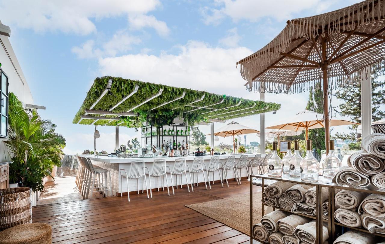 Lear Sense Hotel Gedera Bagian luar foto