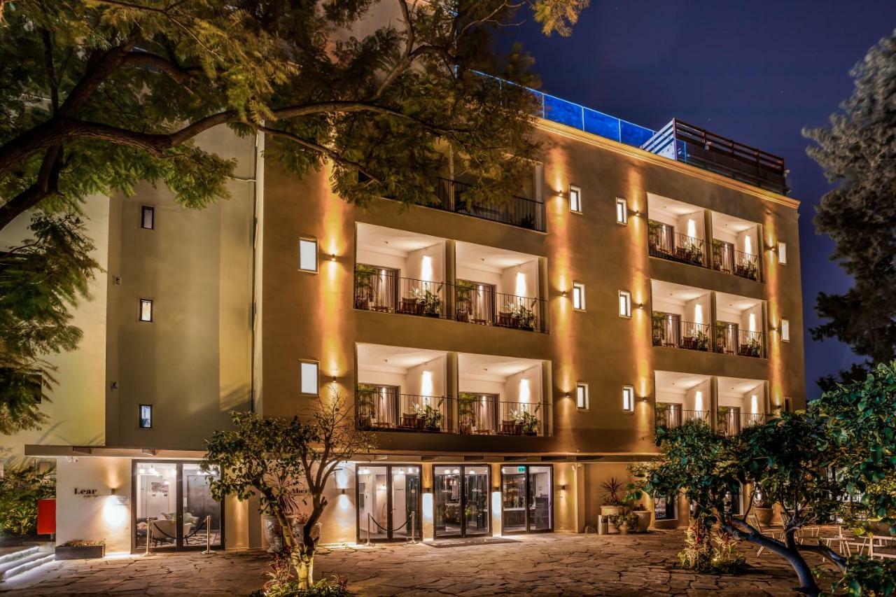 Lear Sense Hotel Gedera Bagian luar foto