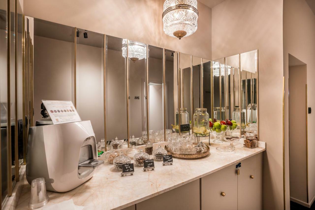 Lear Sense Hotel Gedera Bagian luar foto