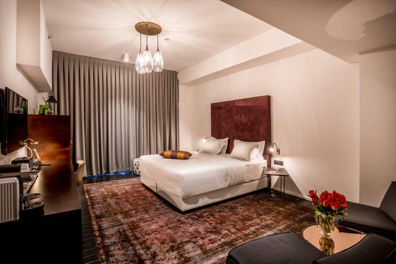 Lear Sense Hotel Gedera Bagian luar foto